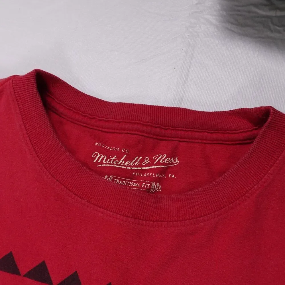 Chicago Bulls Shirt Mens XL Red NBA Basketball Windy City Tee Mitchell & Ness